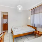 Club - 10 Apartment *