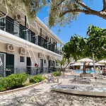 Apartment Club - 10 *