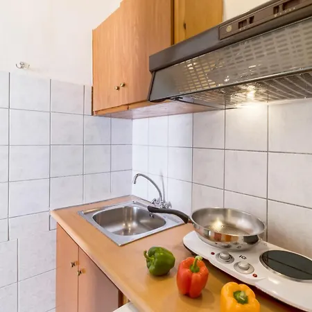 Club - 10 Apartment
